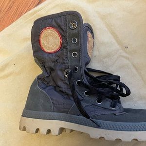 Palladium twill olive boots lace up a bit above the ankle  size 6 fits snug.